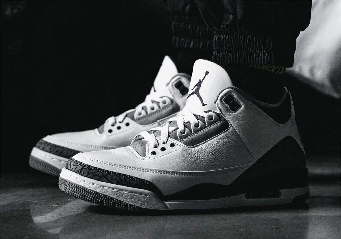 First Look At The Air Jordan 3 “White/Navy” Releasing In January 2024